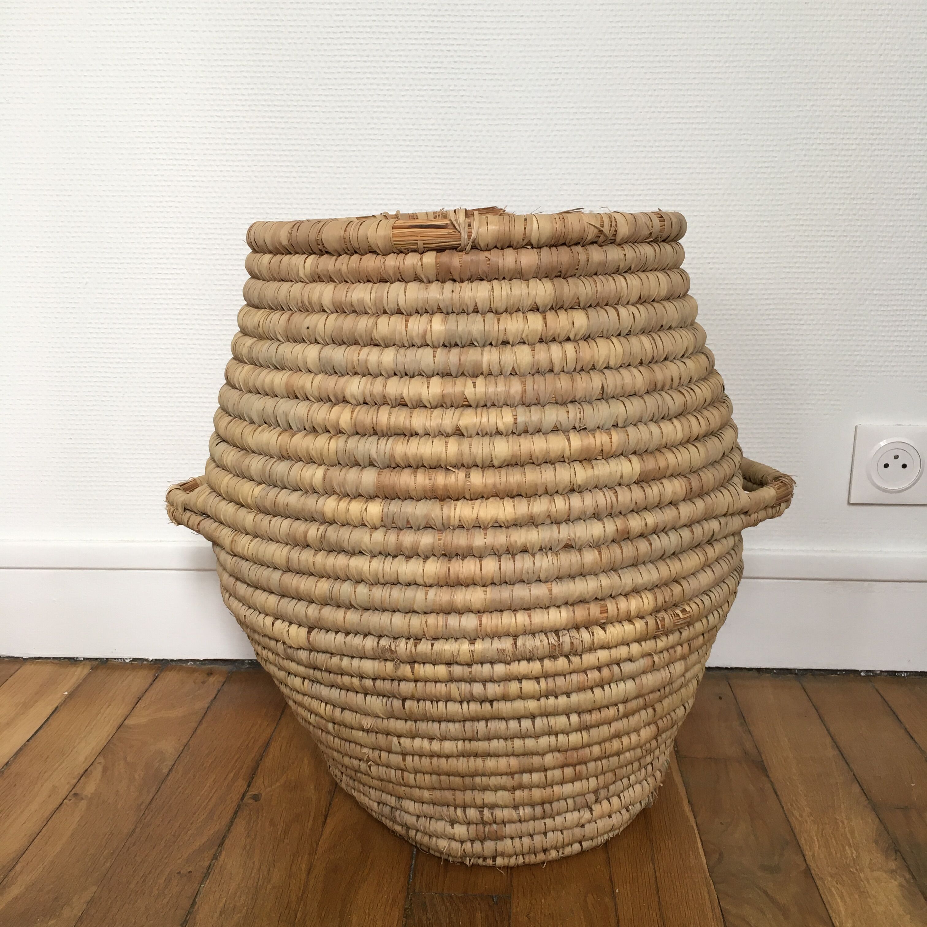 Straw basket