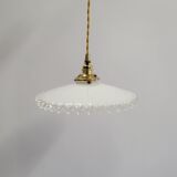 Serrated opaline suspension