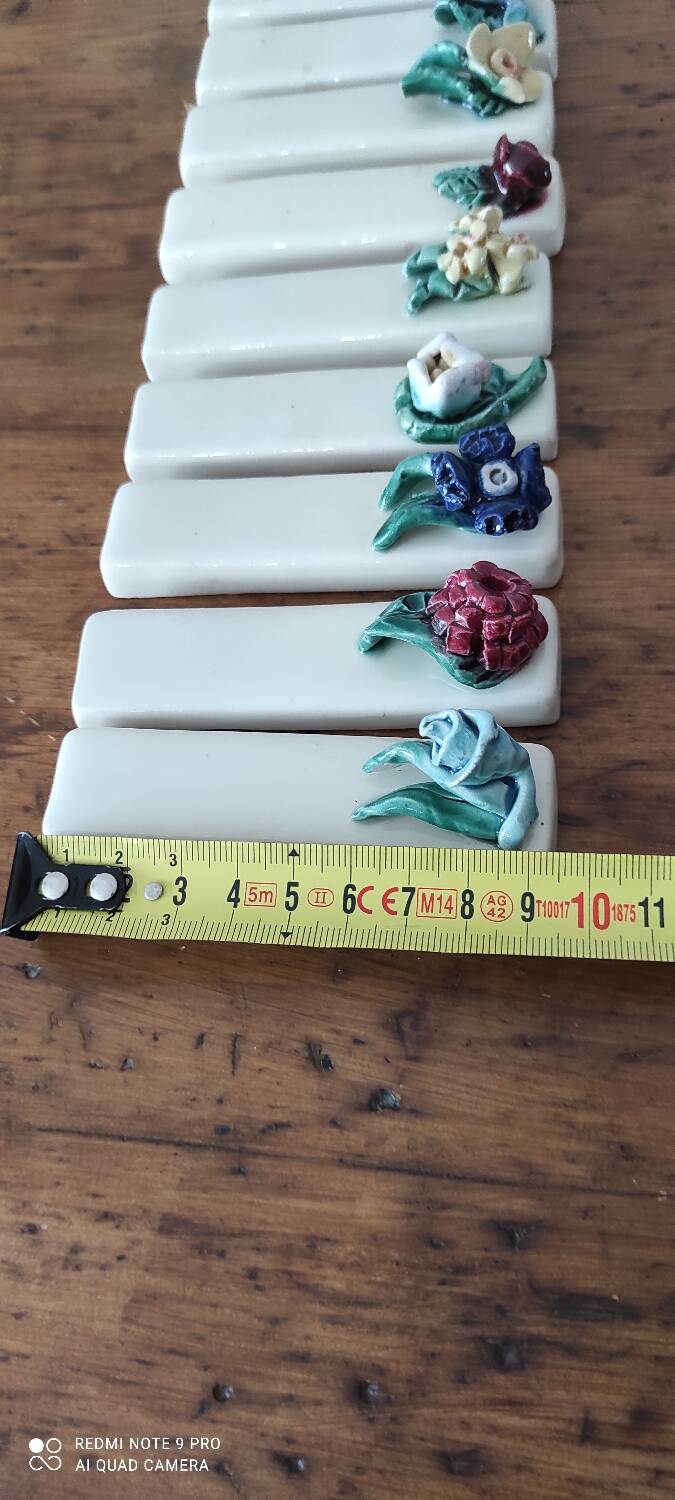 Ceramic knife holder
