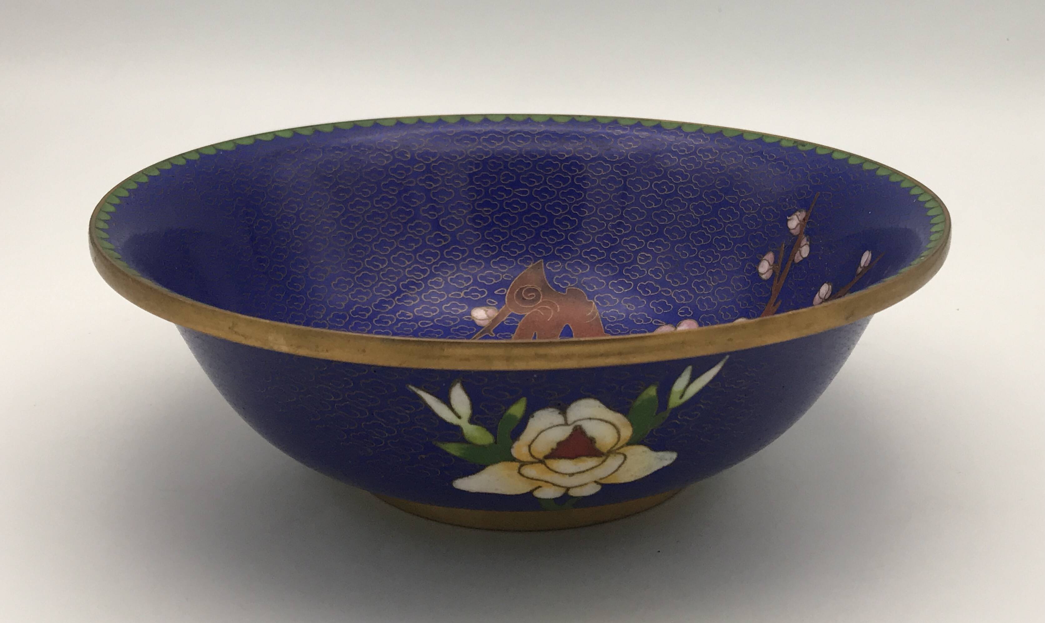Cloisonné enamel cup with floral decoration
