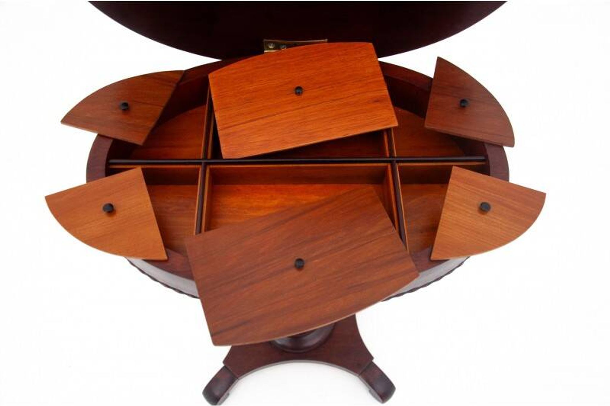 Table à fils ancienne, Europe du Nord, vers 1860. Après rénovation.