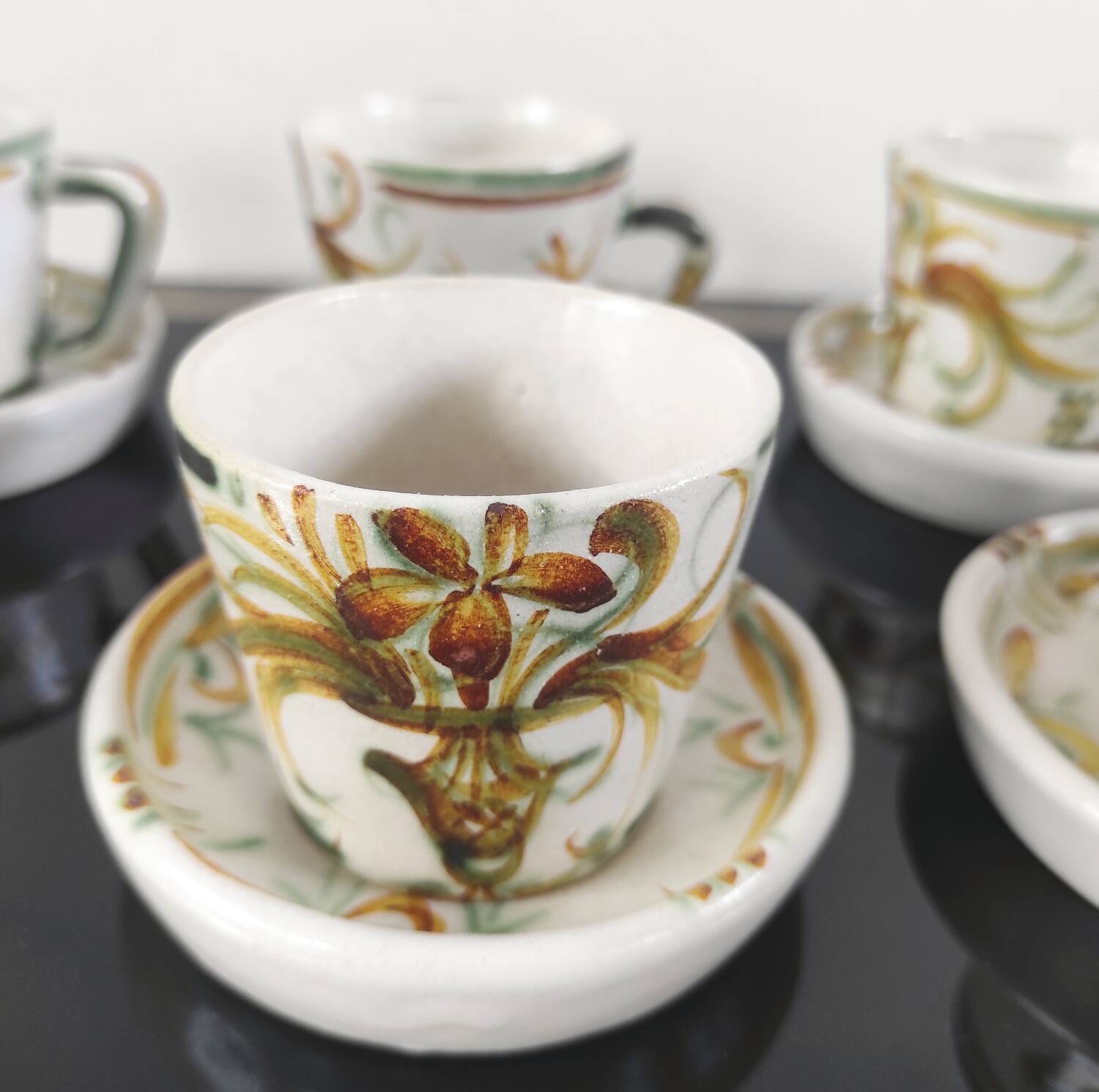 Set of 6 vintage Kéraluc Quimper coffee cups and saucers.