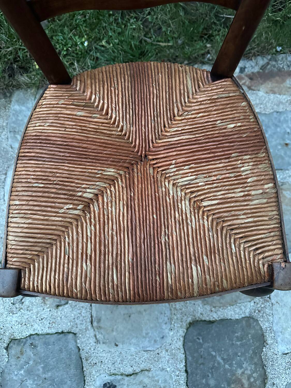 Paire de chaises anciennes paillées
