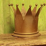 Empty pocket crown of kings