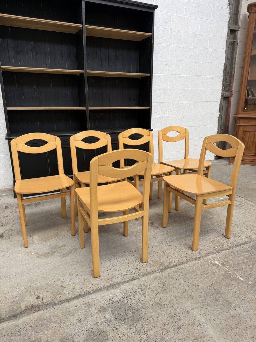 Suite de 6 chaises en hêtre
