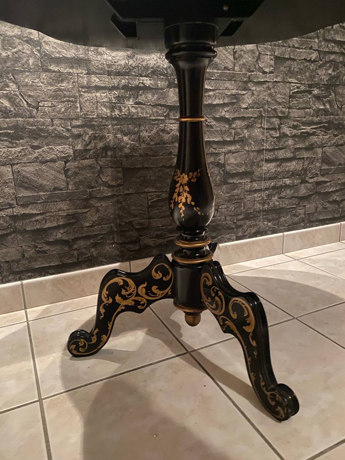 Tripod tilting side table from the Napoleon III period.