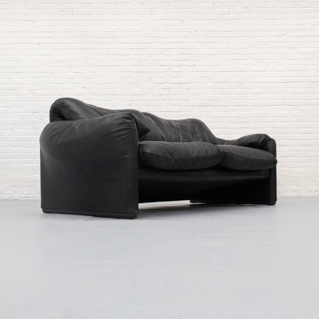 Black leather Cassina Maralunga sofa, 1970s
