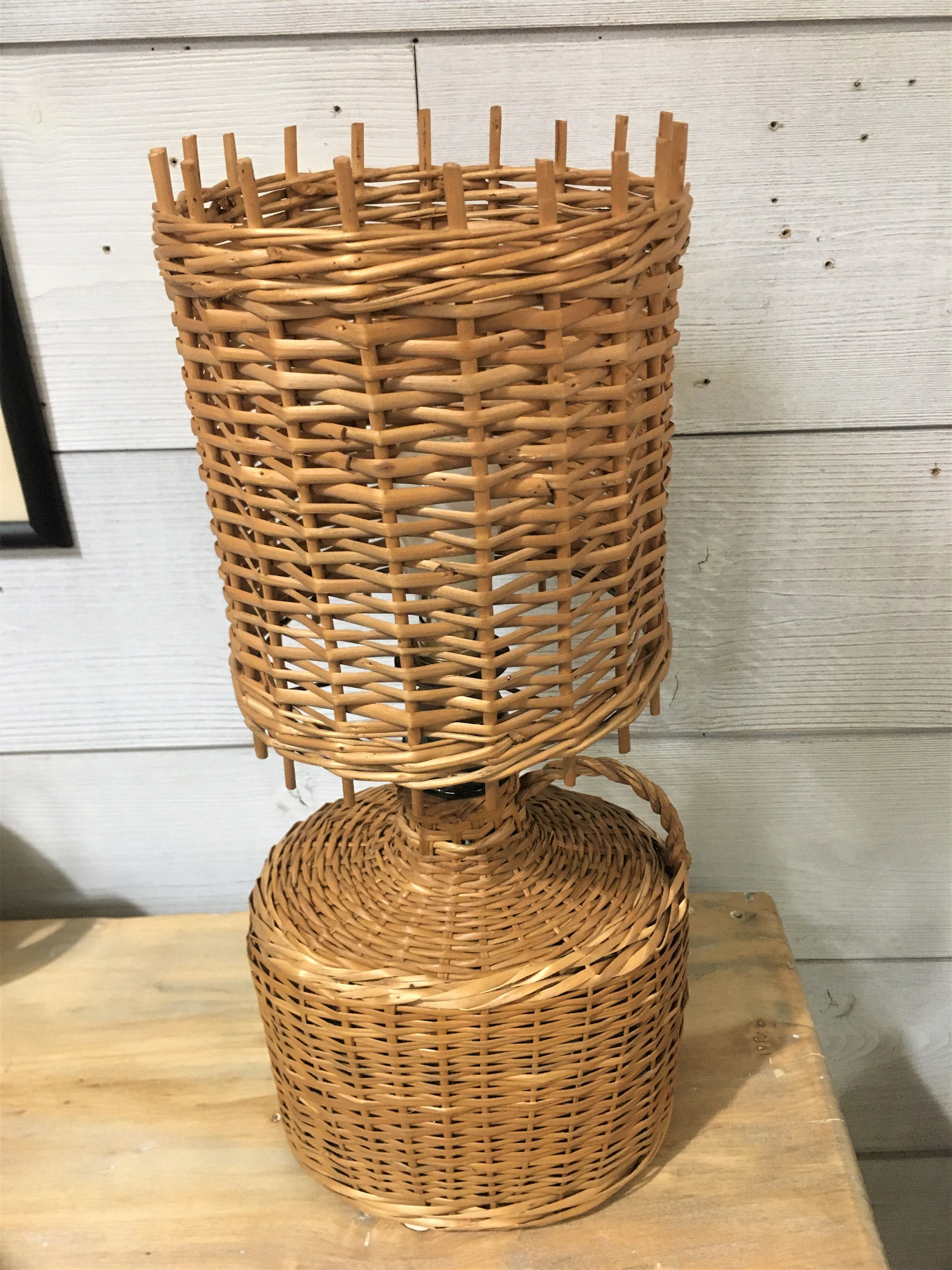 Rattan bottle lamp