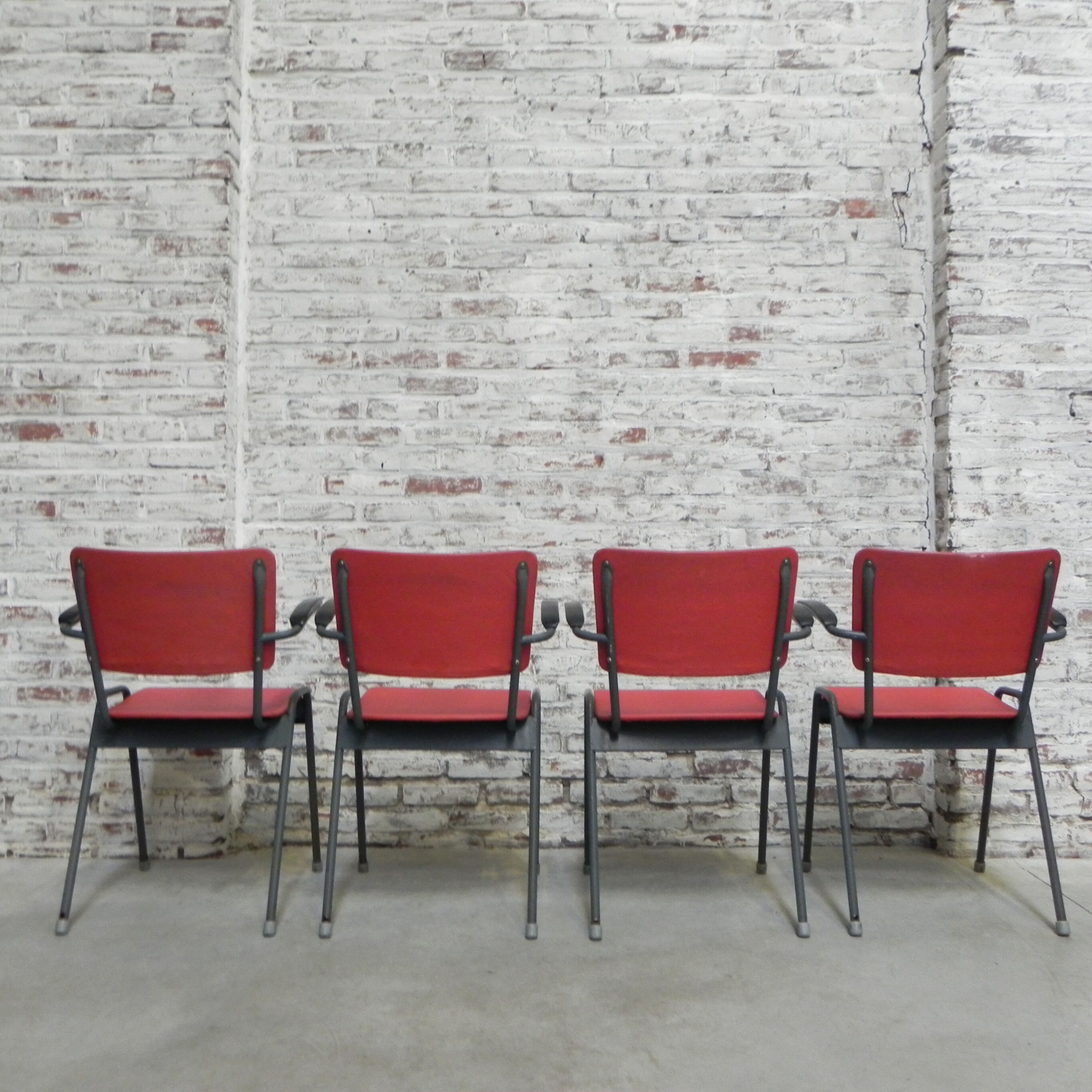Set de 4 chaises de table vintage avec accoudoirs