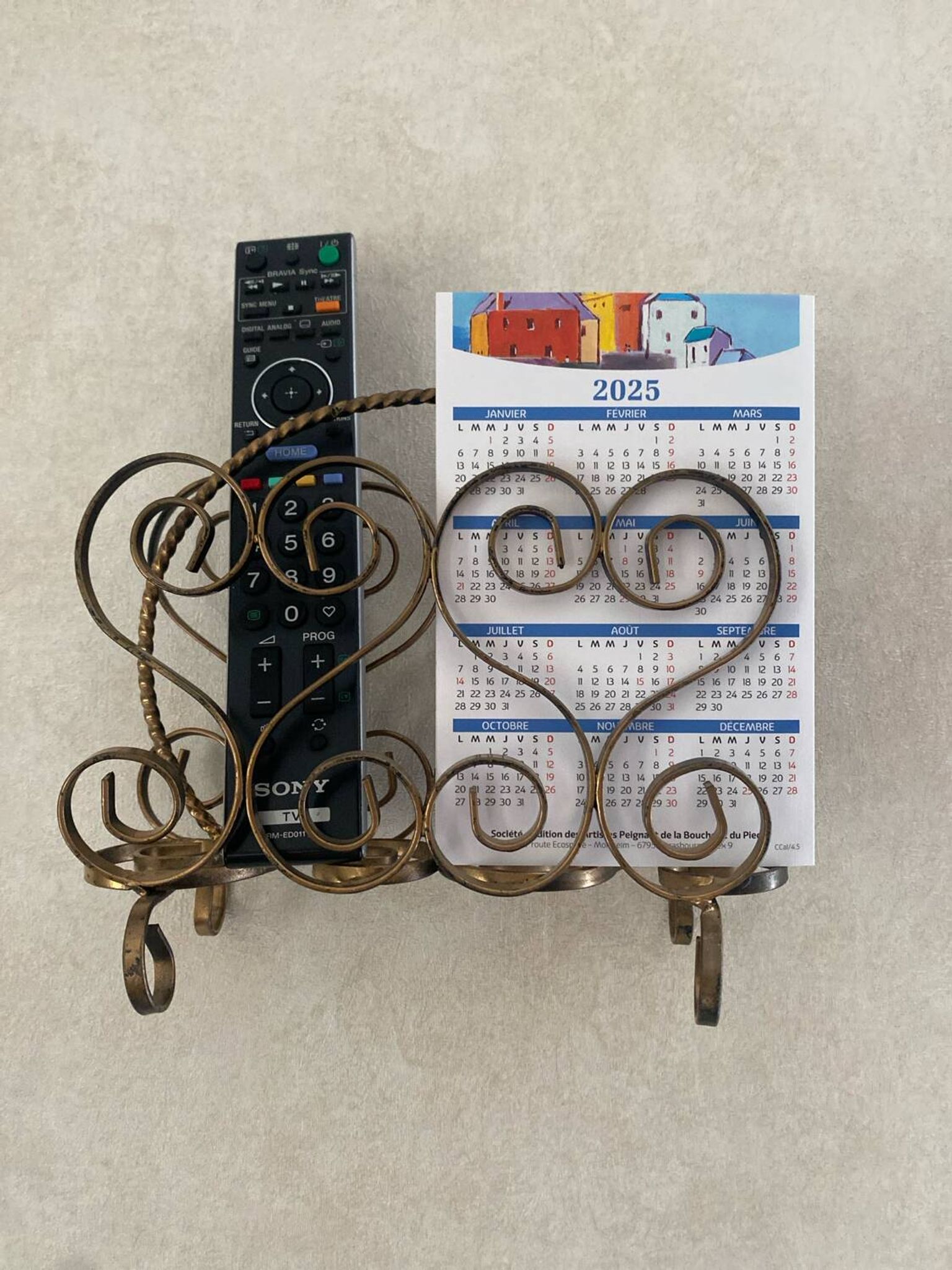 60s magazine rack in gold metal