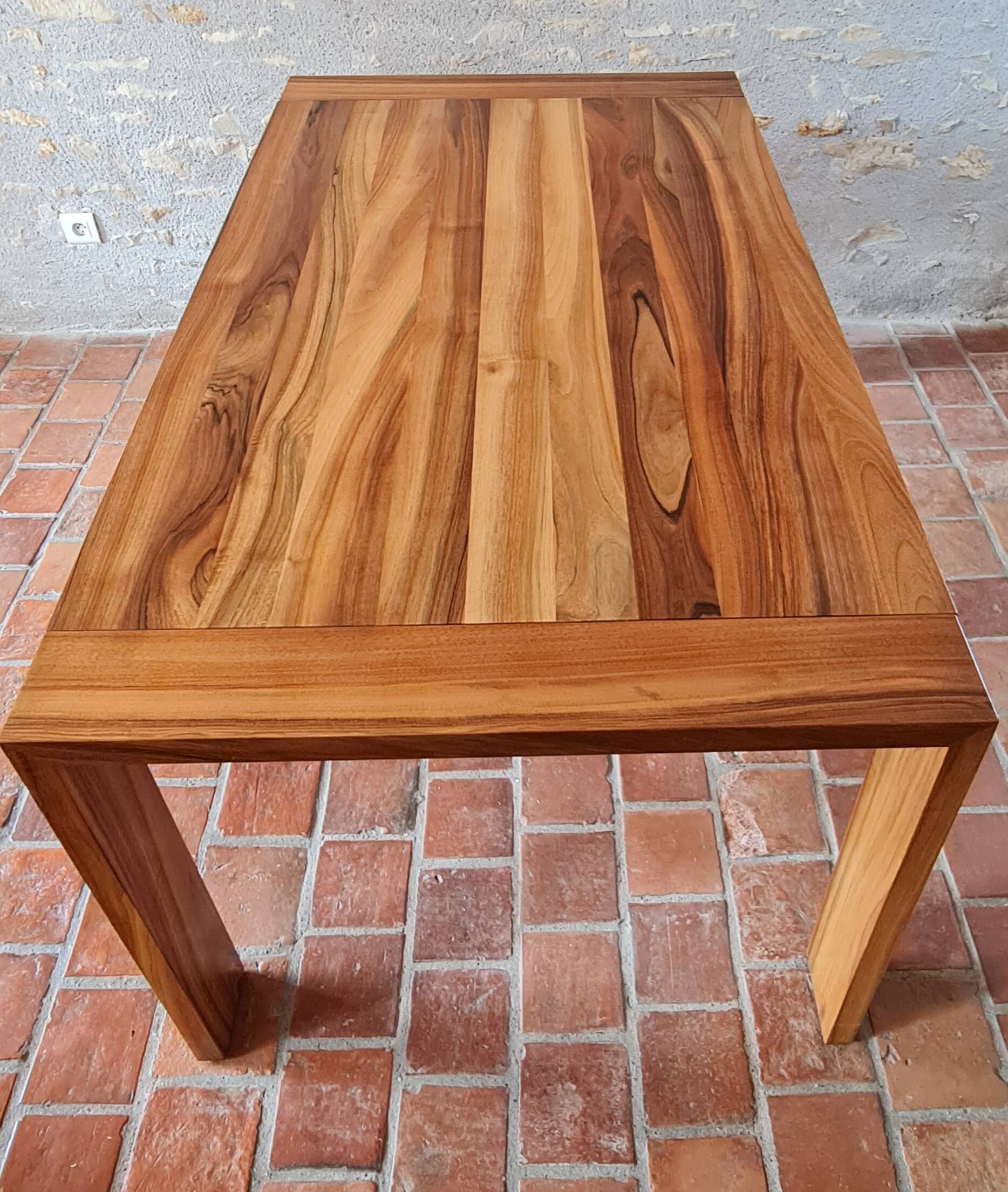 Eaton table