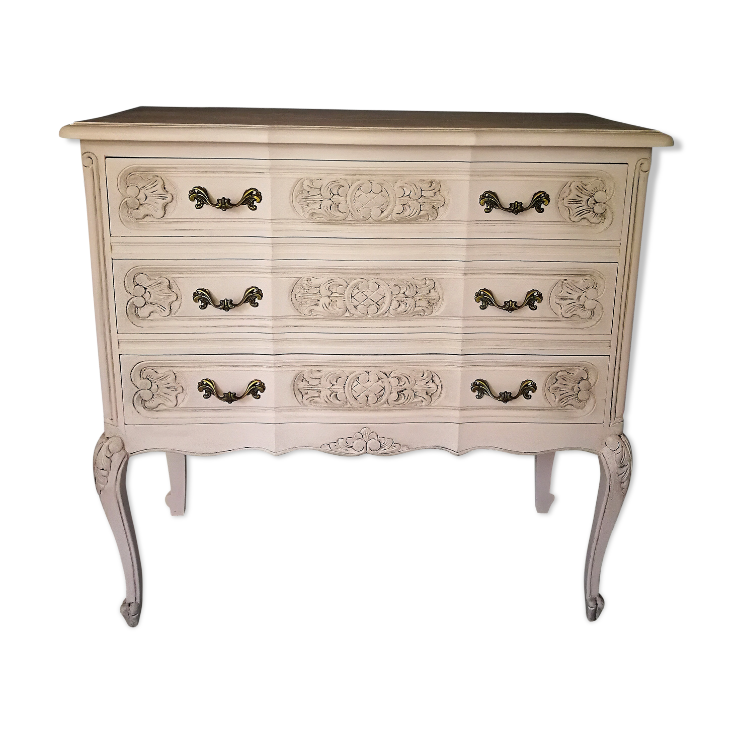 Queen Anne chest of drawers