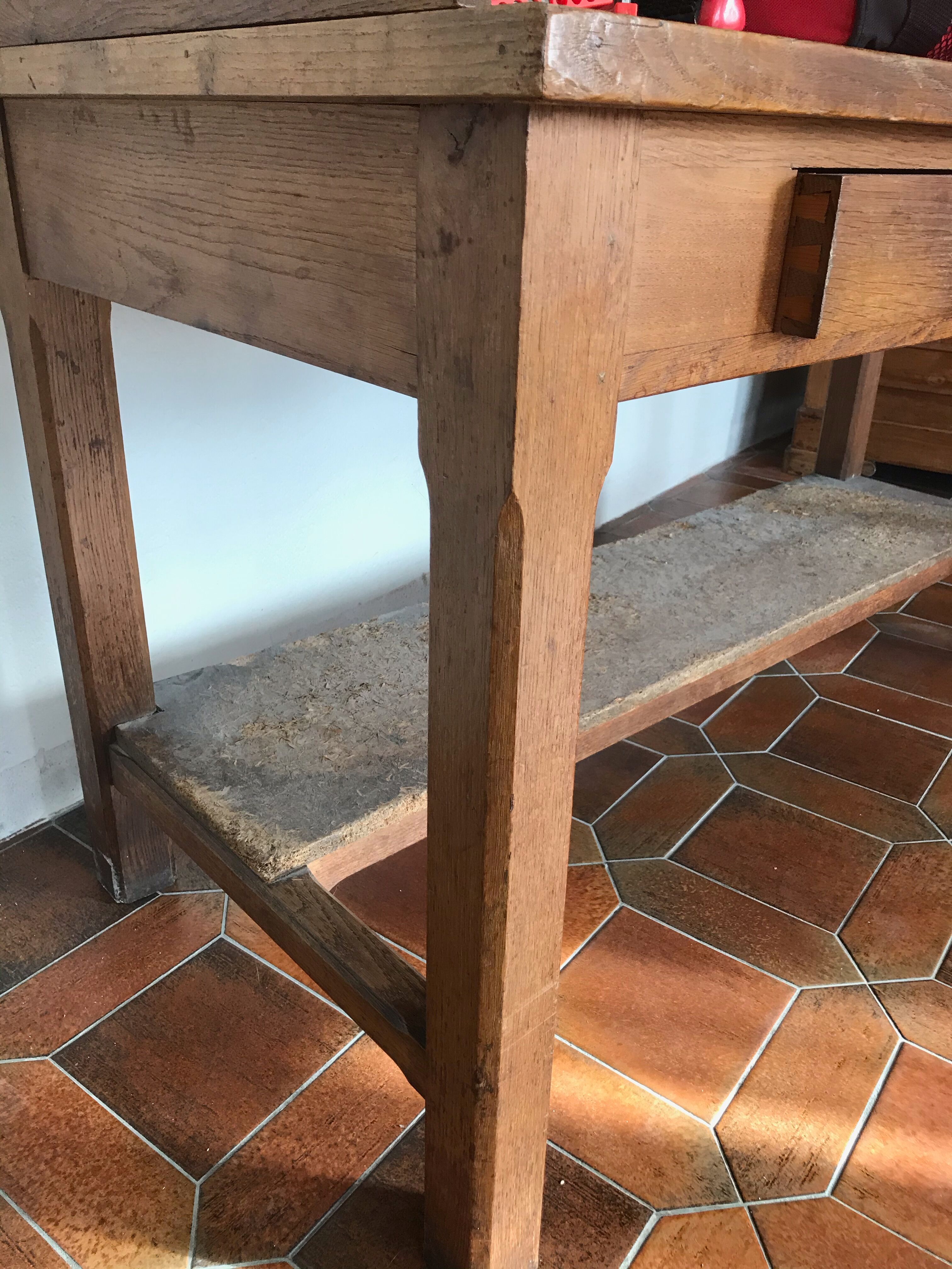 Postal sorting office