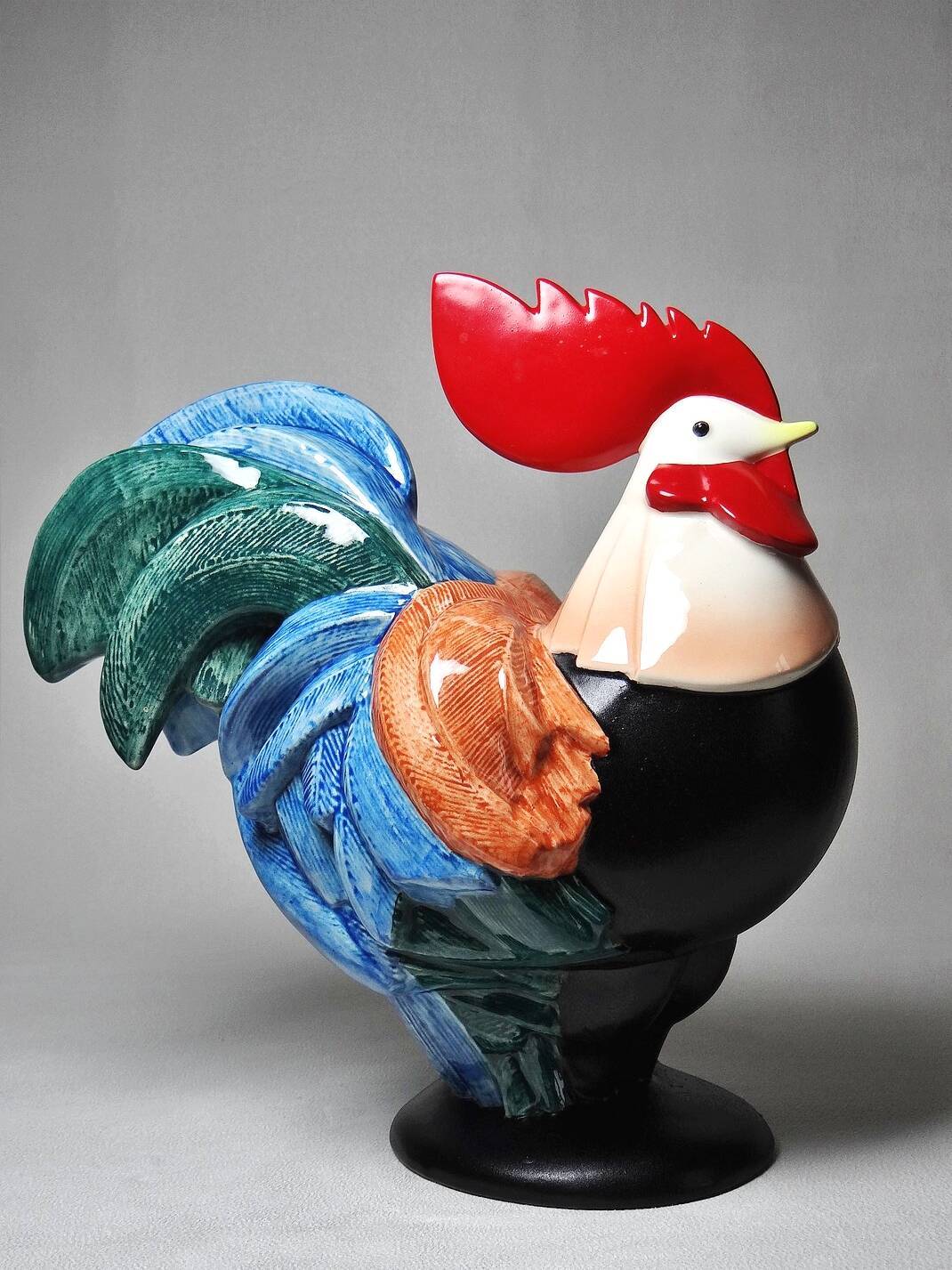 Polychrome porcelain rooster subject Hahn Georges Selim for Goebel Germany 1984