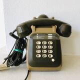 Vintage phone with keys