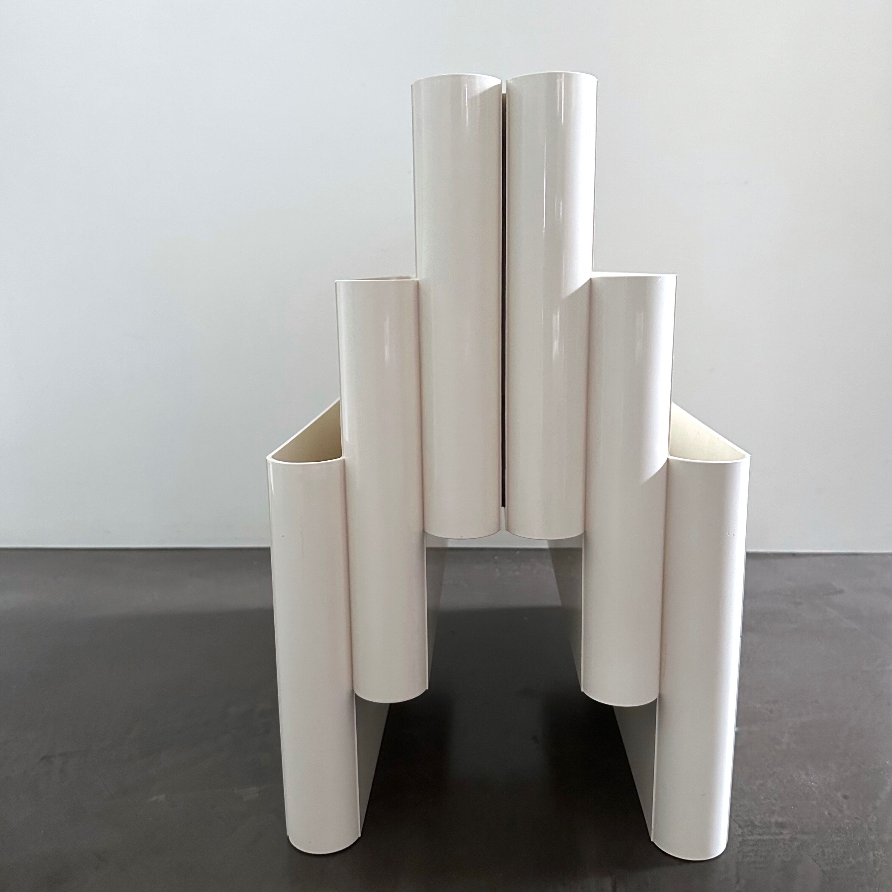 Kartell magazine rack by Giotto Stoppino