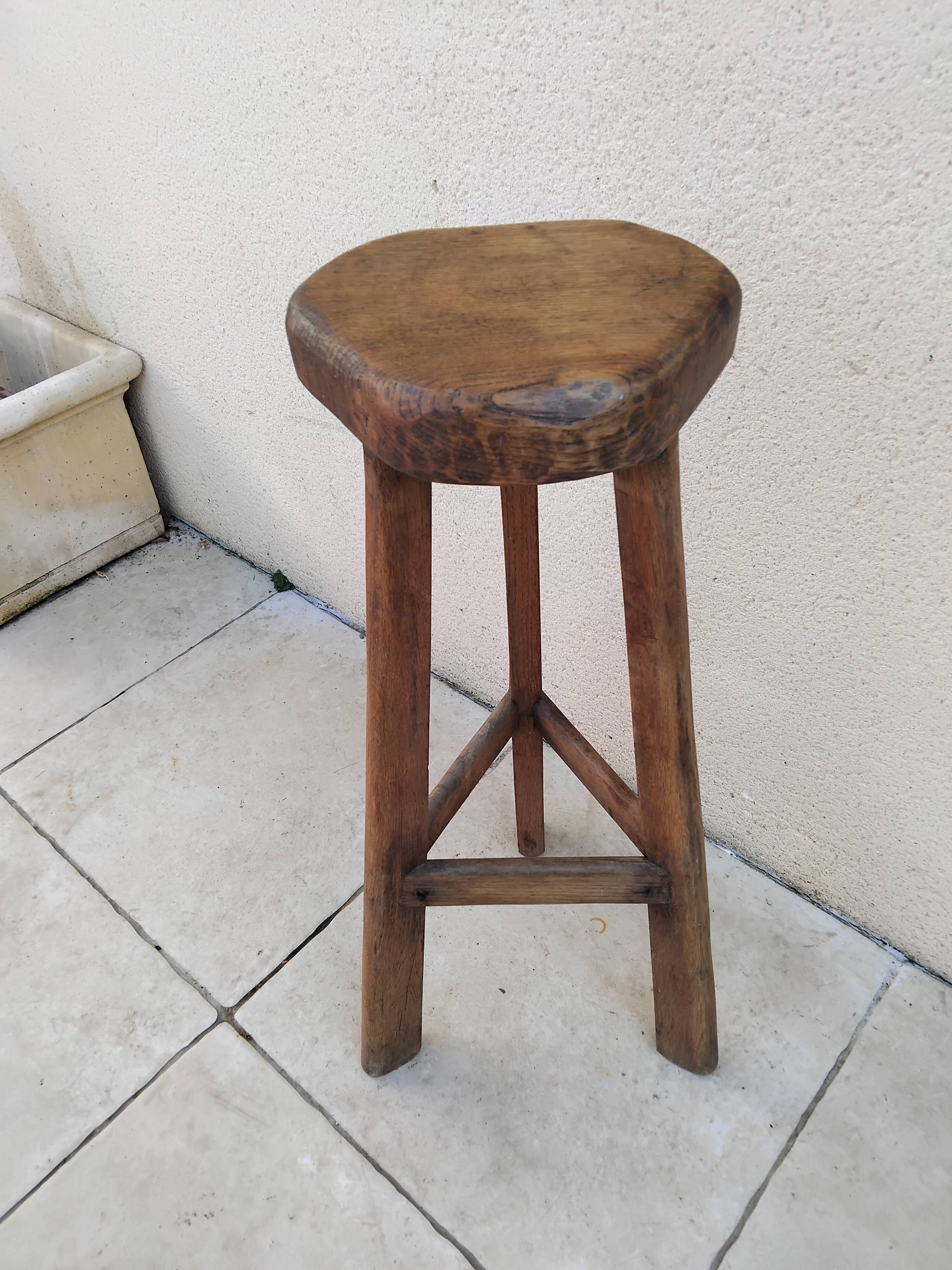 Tabouret bar brutaliste tripode vintage