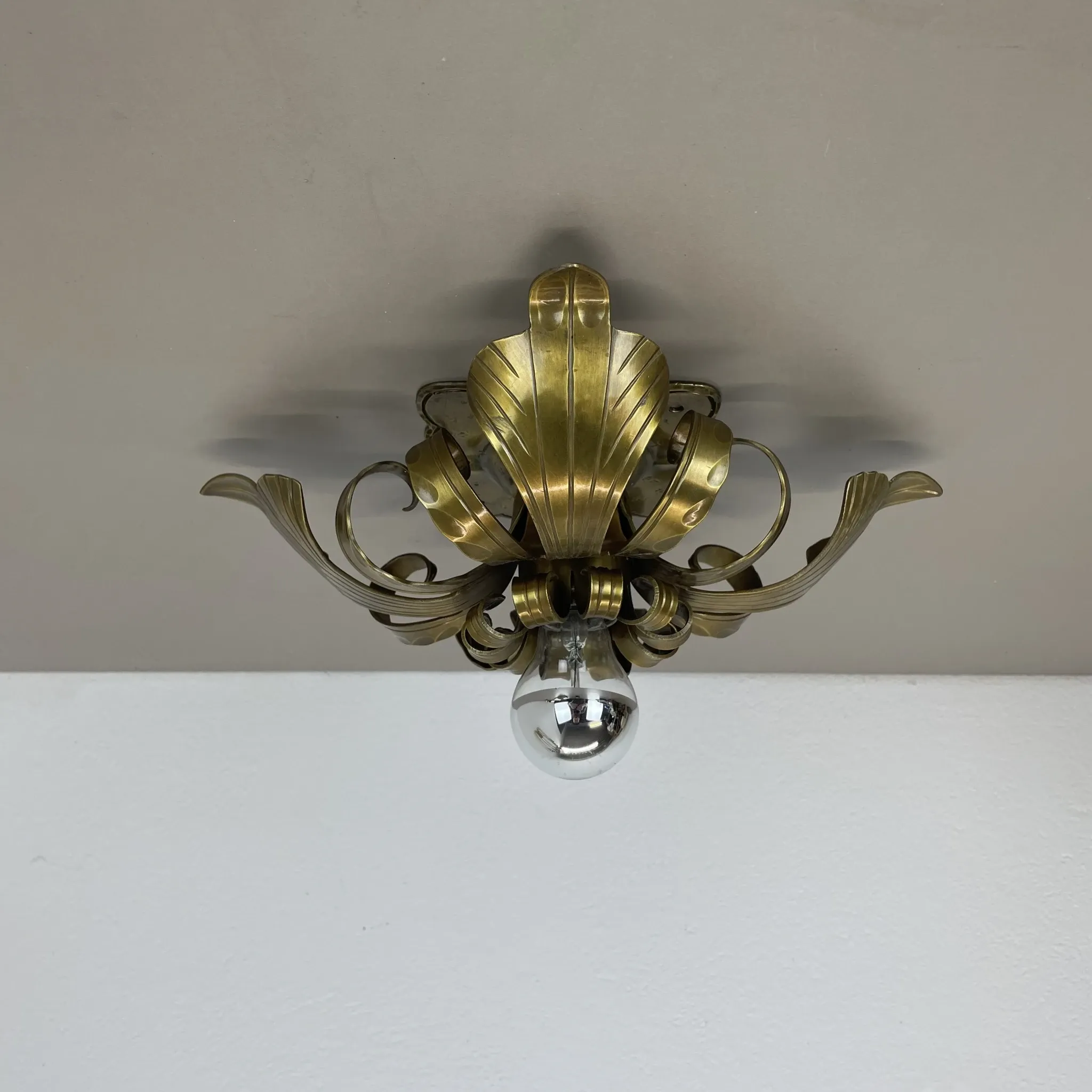 Rare 24 cm Large Theatre Ceiling Light in Gold-Coloured Brass in Florentine Leaf Style, Italy, 1970s