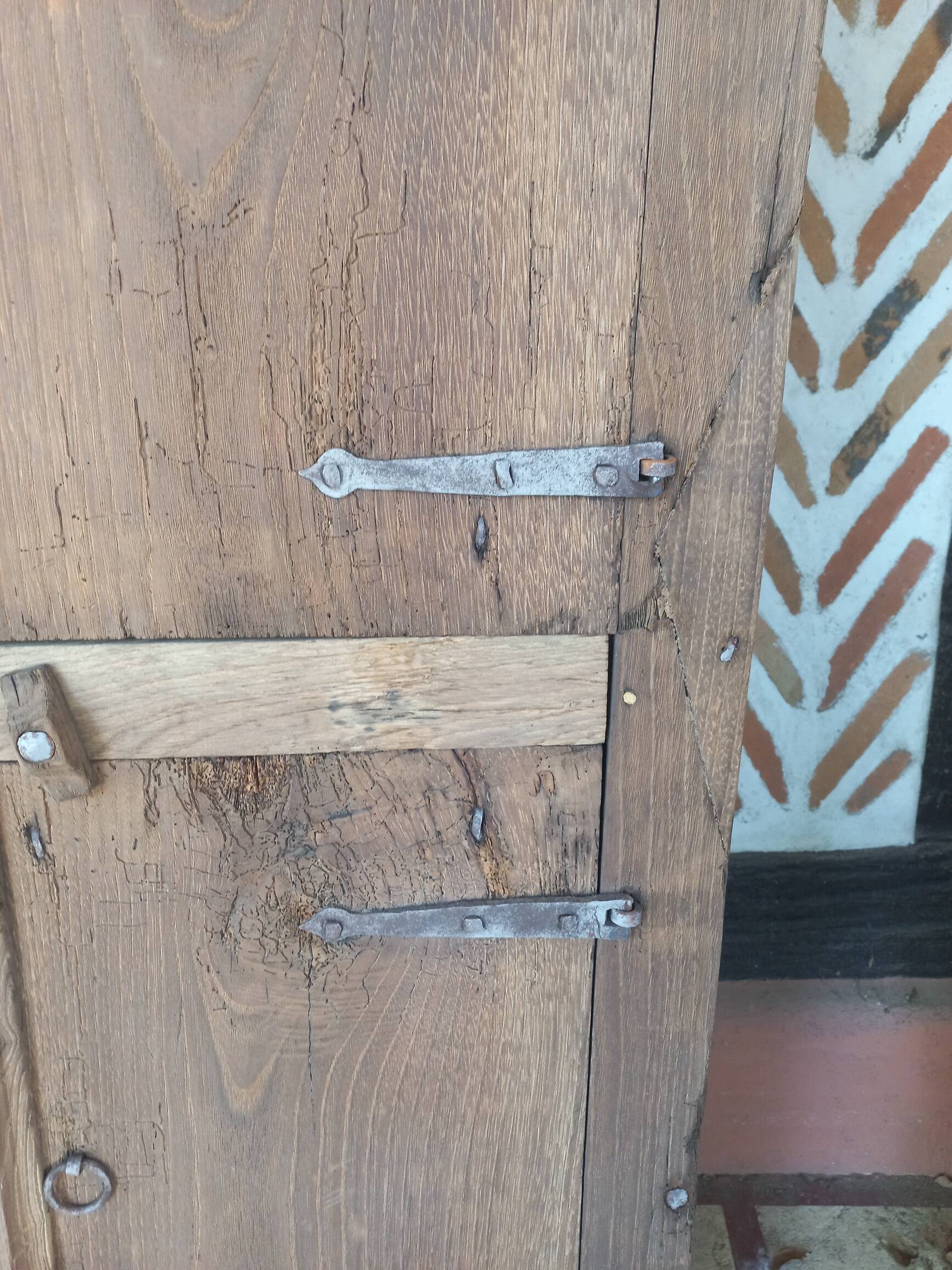 Armoire de montagne primitive