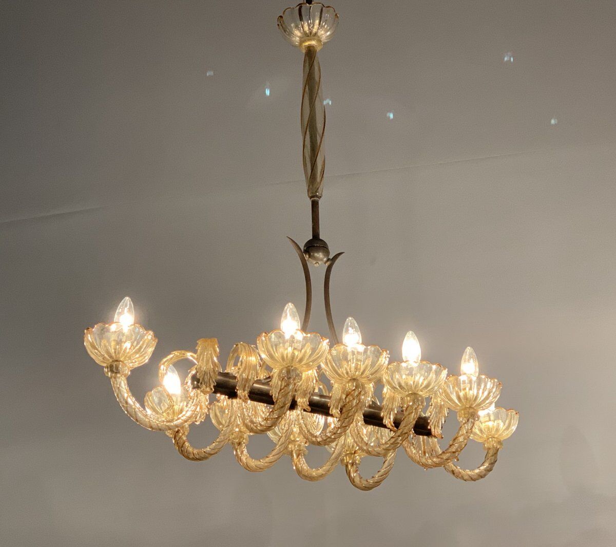 Lustre en verre de Murano doré et mordoré, Venise vers 1940