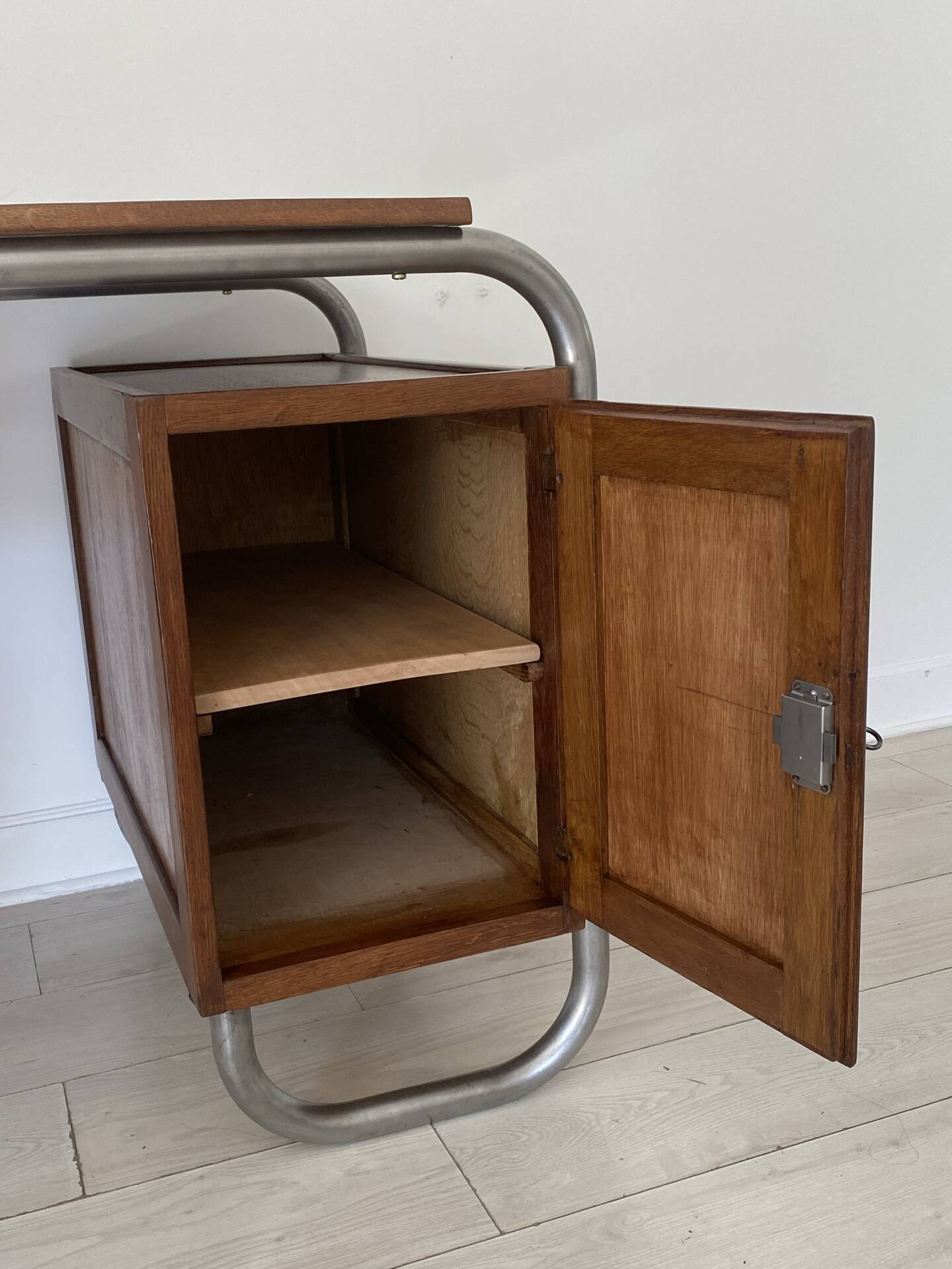 Bauhaus Office