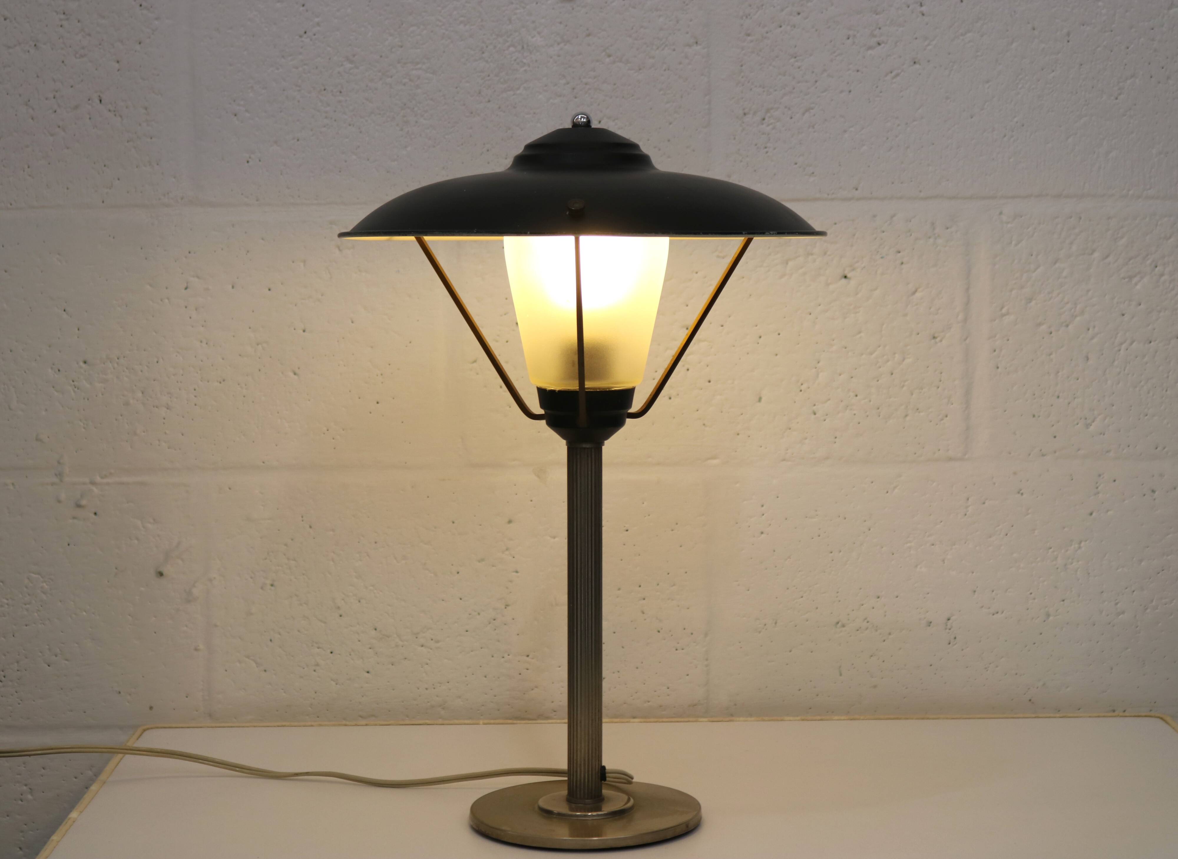 A striking modernist table lamp dating from the 1950s.