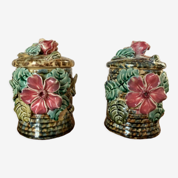 Pots en barbotine fleurs en relief