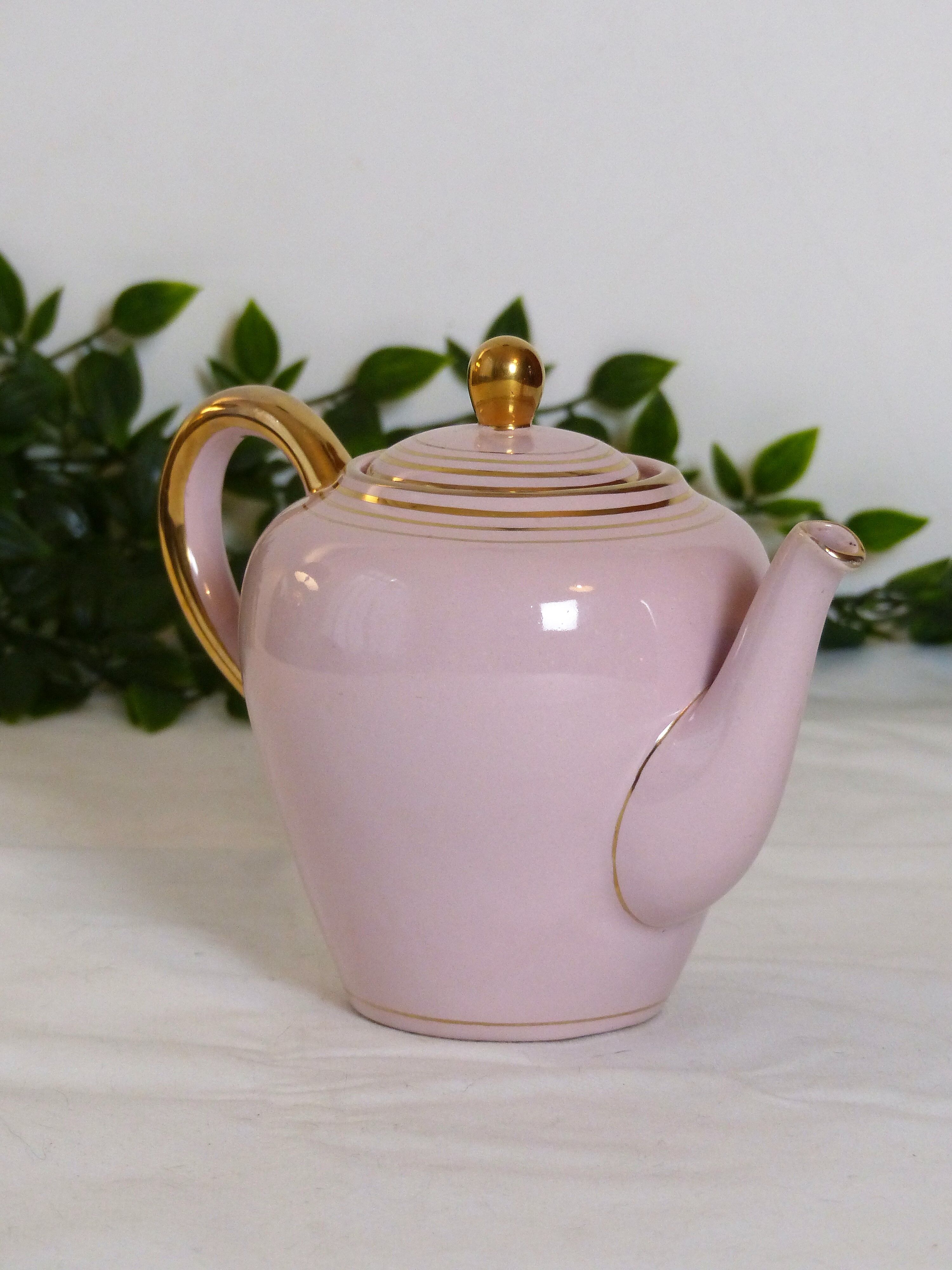 Teapot coffee maker and earthenware