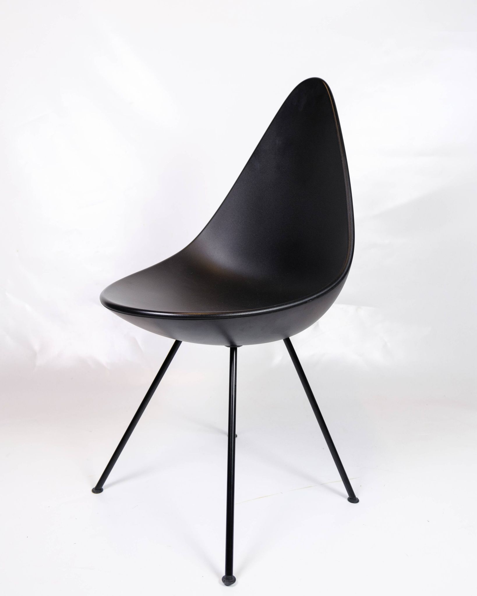 Set Of Four Dining Chairs Model 3110 Made In Black By Arne Jacobsen For Fritz Hansen From 2016s