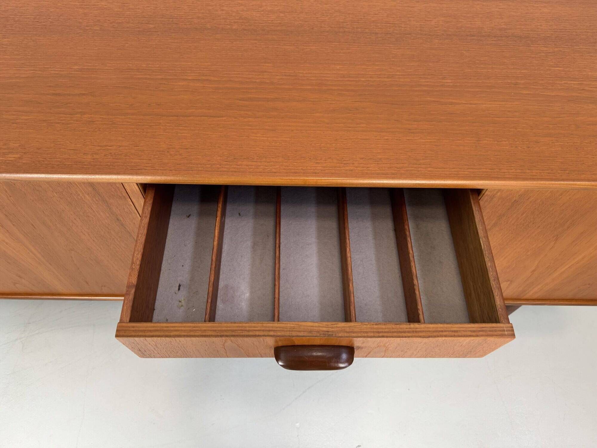 Buffet vintage G-Plan.