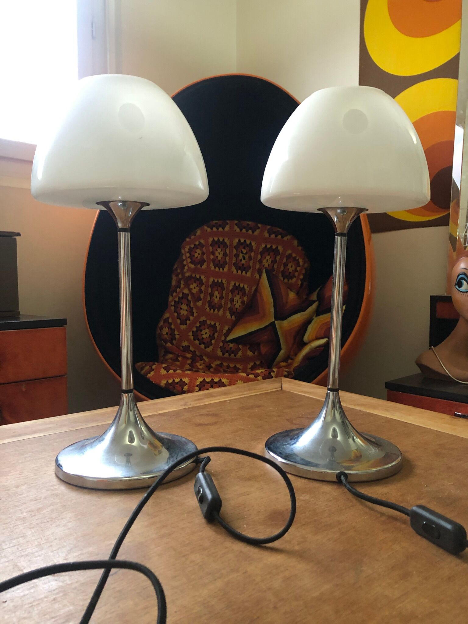 Set of 2 vintage tulip foot lamps