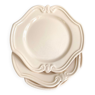 Set of ceramic plates