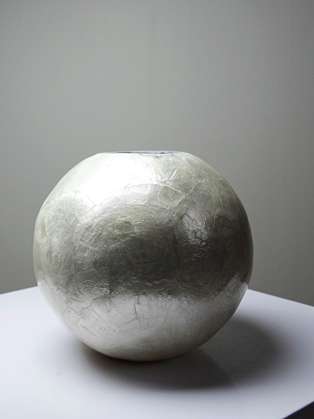 Small round vase in natural capiz mother-of-pearl contemporary.