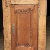 Magnifique meuble d'angle du 18eme siècle. Chêne massif et merisier.