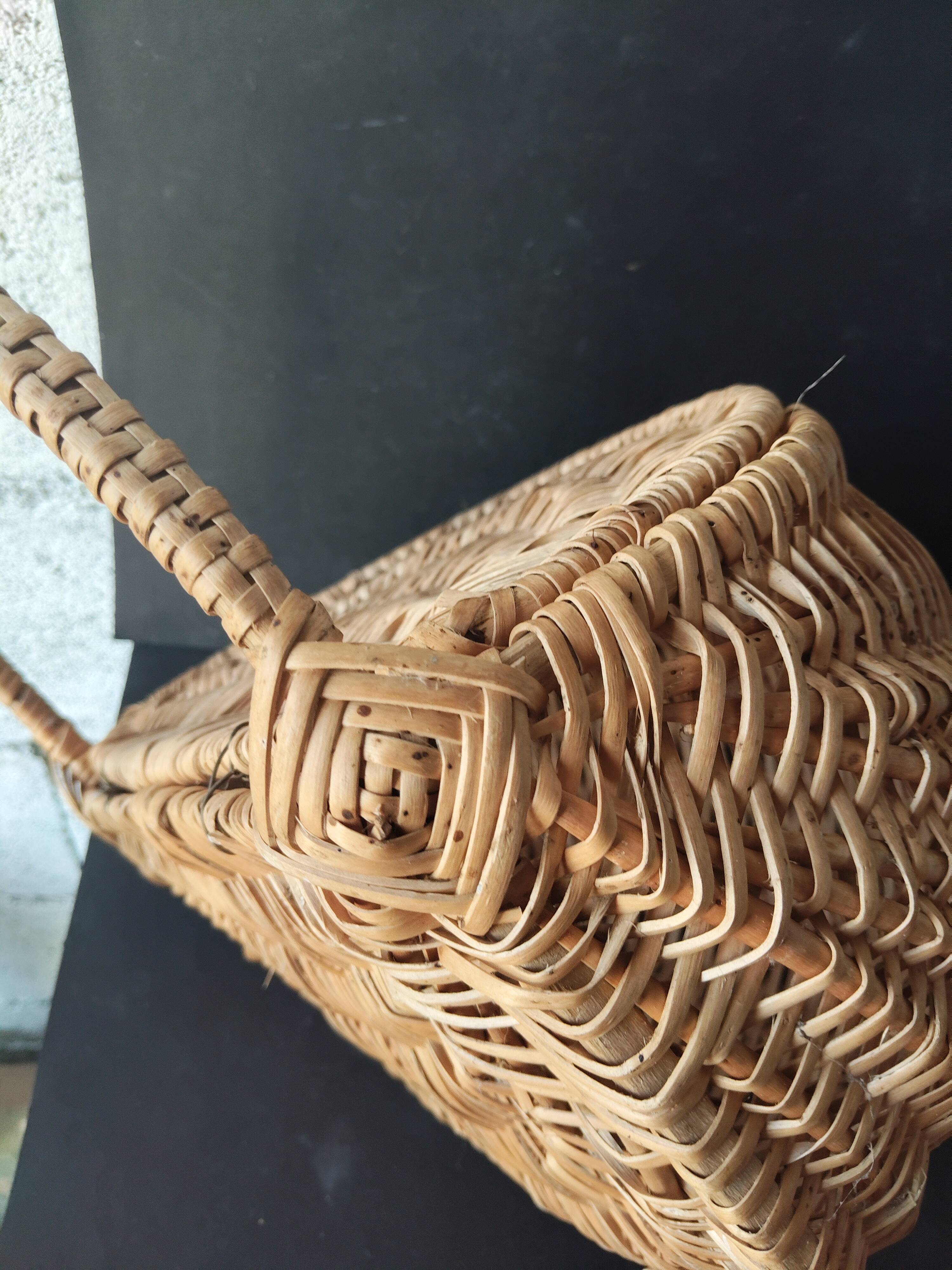 Antique hanging basket in wicker – French artisanal weaving