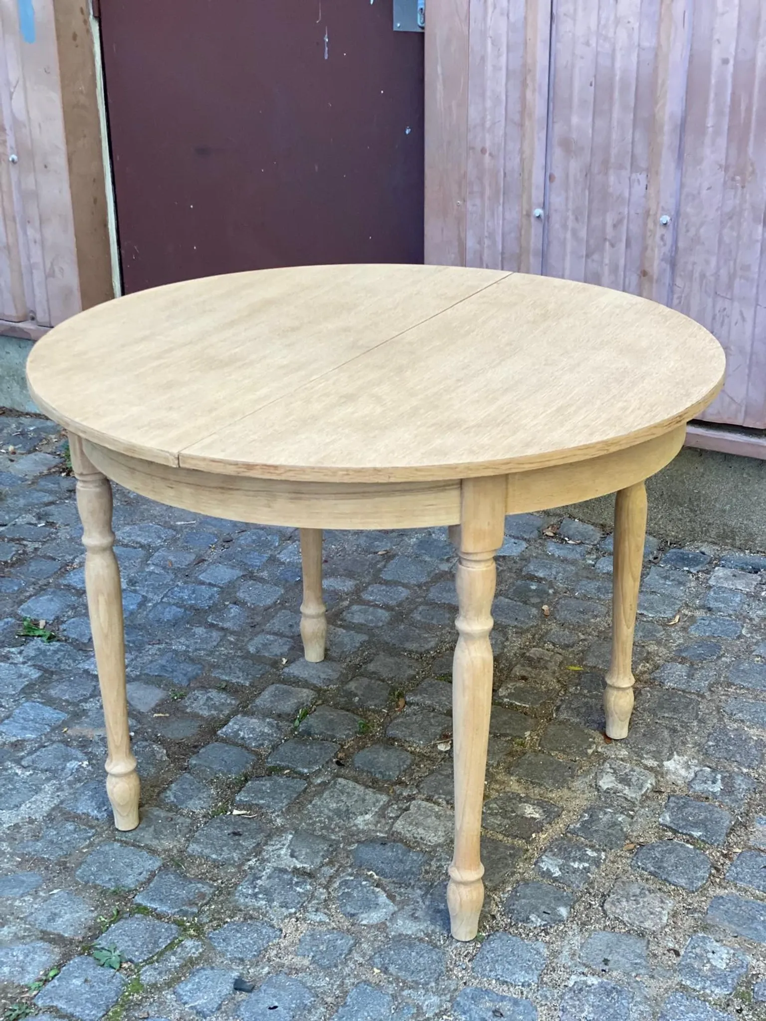Round extendable dining table Louis Philippe stripped in oak 1960 100cm