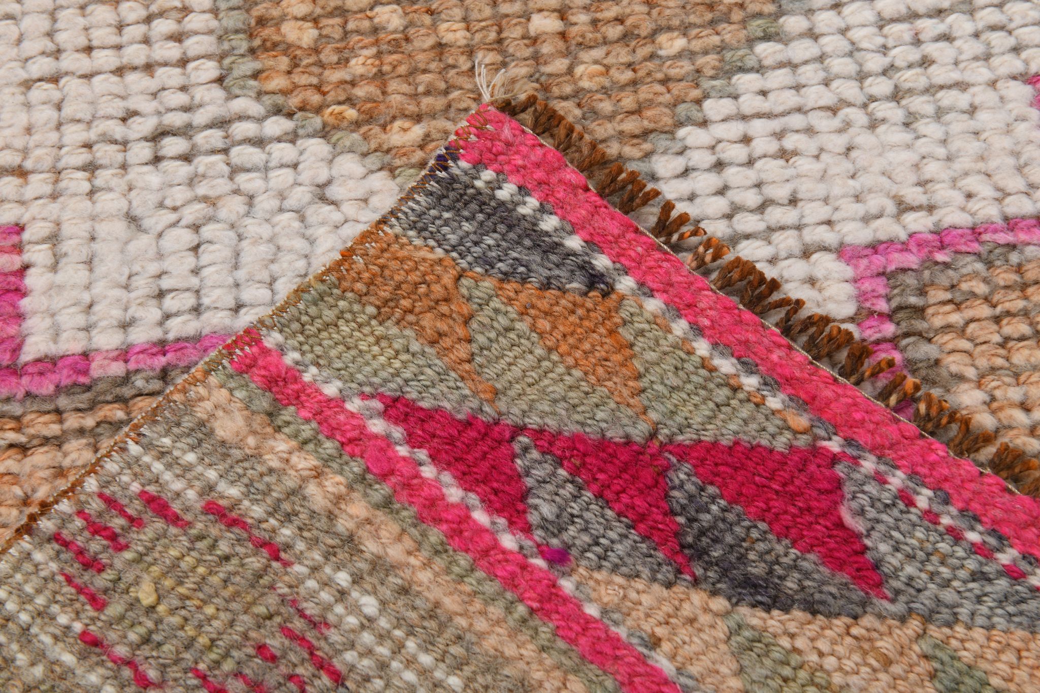 Neutral color handmade runner rug 317x87cm