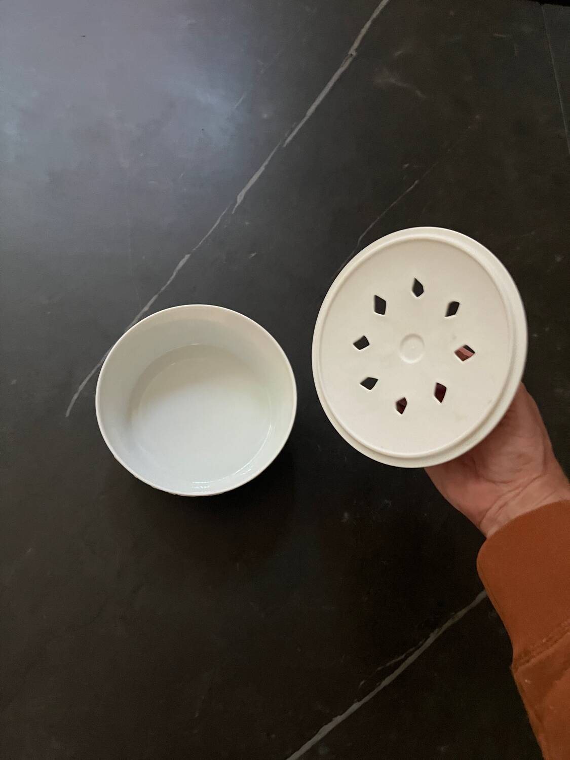 Candy jar in biscuit porcelain signed Bernardaud Limoges