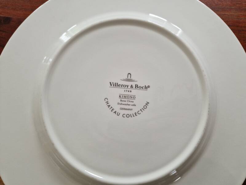 Villeroy and Boch - Pair of flat plates, Kimono Château collection