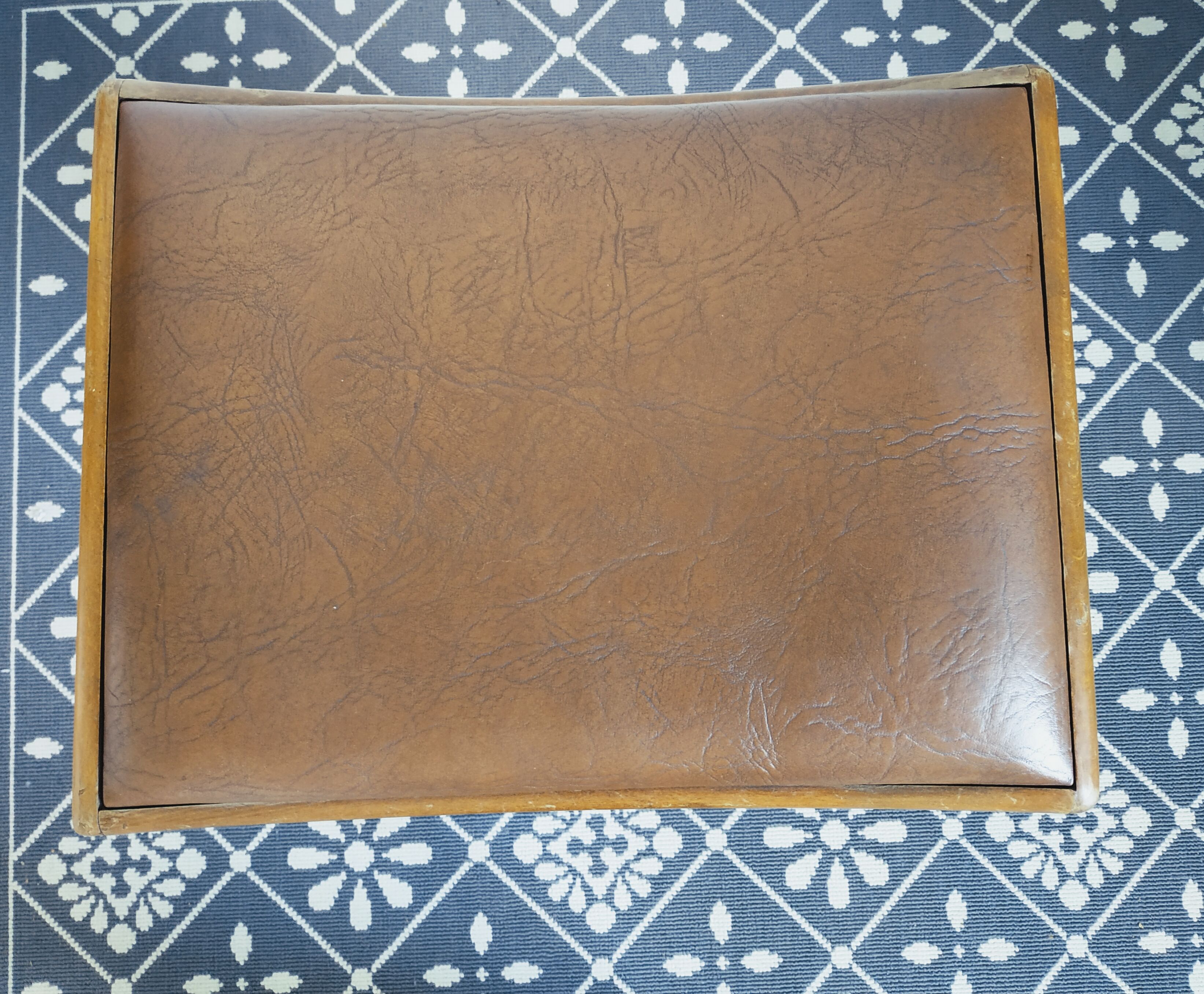Tabouret de piano tripode