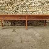 Draper's table, a piece of furniture for the trade