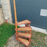 Escalier de bibliothèque ancien vintage