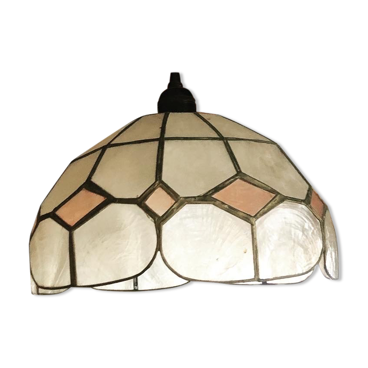 Mother-of-pearl suspension