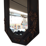Miroir en bois avec moulure