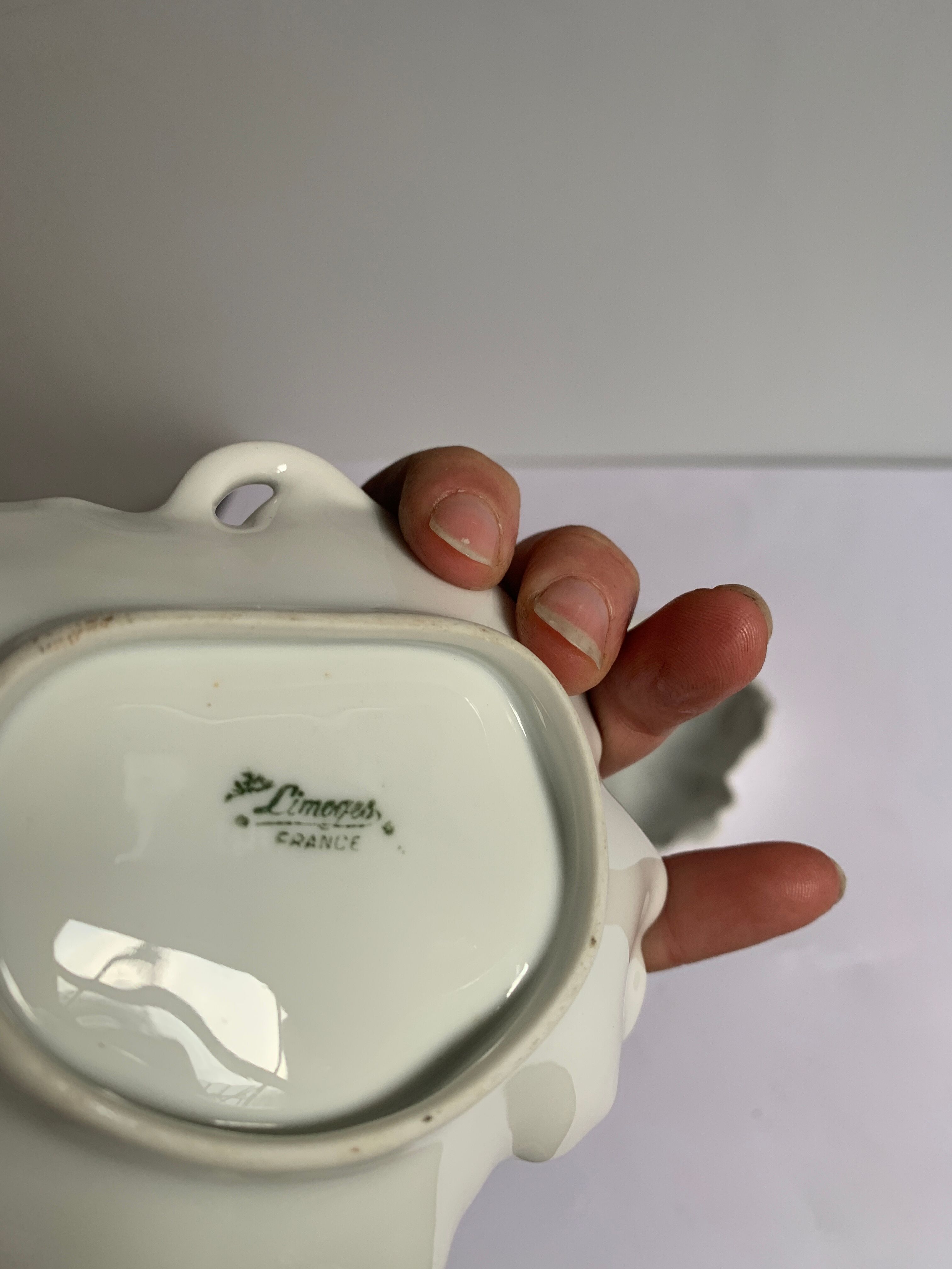 Porcelain ramekins vine leaf