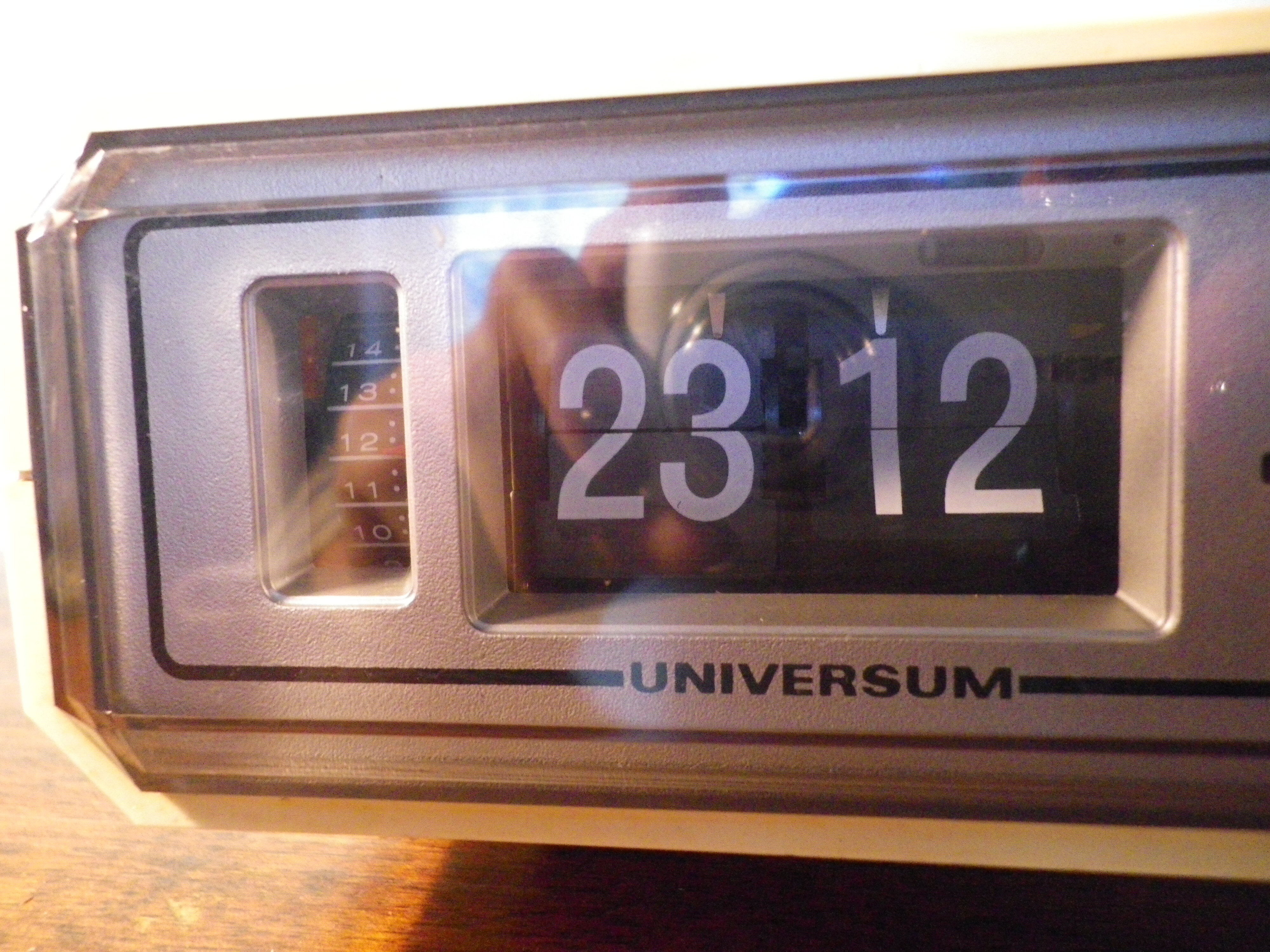 Universum Alarm Clock Radio - 70s