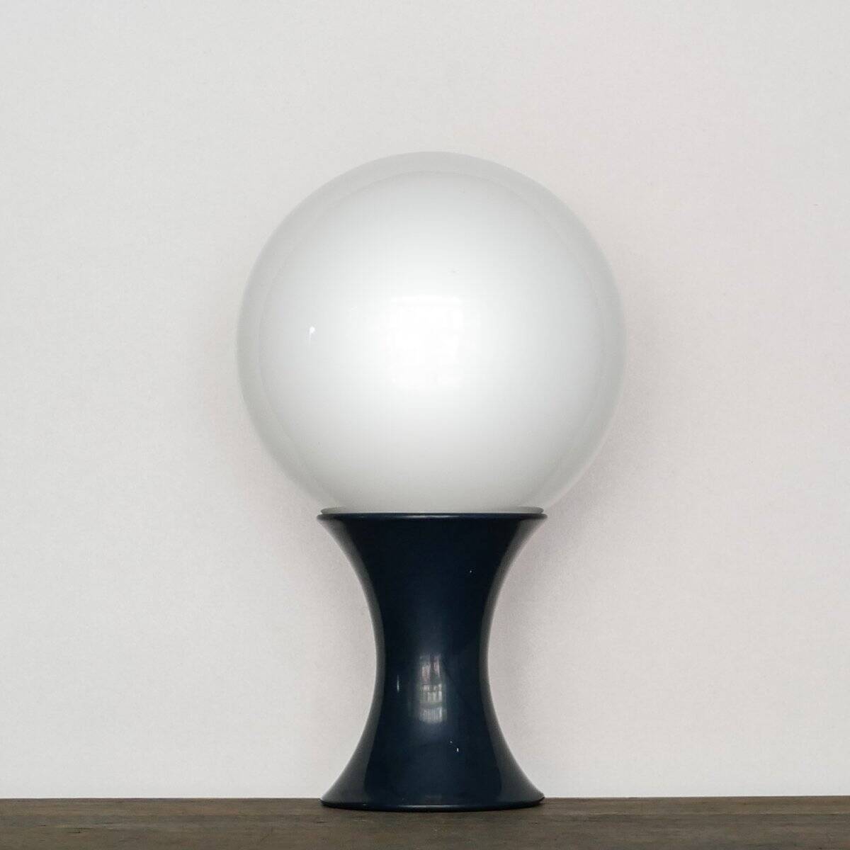 Grande lampe de table en forme de champignon en verre opalin blanc par Stilnovo, années 60