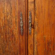 Ancien buffet parisien en pin
