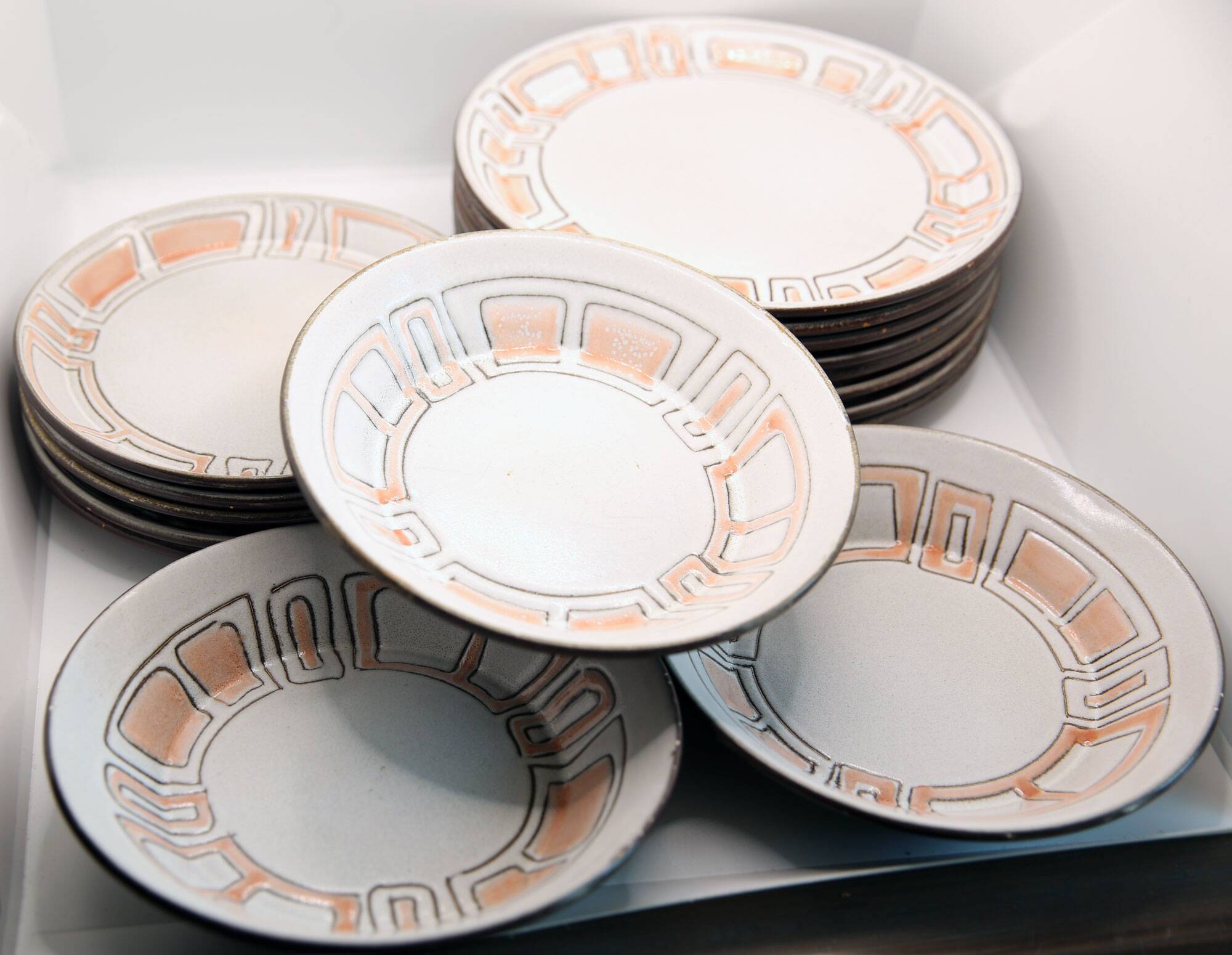 Set of 8 plates, 5 desserts and 3 hollow collection Maille de Niderviller