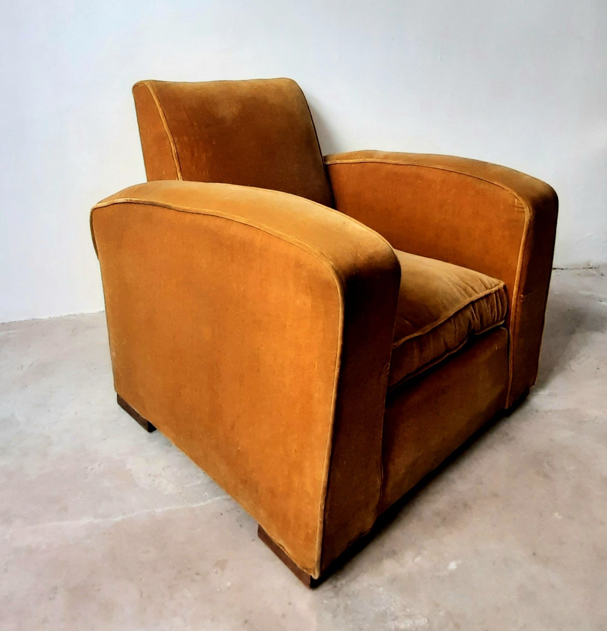 Art Deco arm in mustard coloured velvet 1930/1940